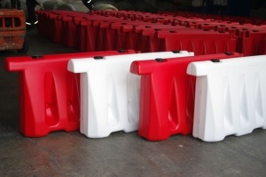 plastik-yol-bariyeri-2-300x199 Rma Plastik Started Mass Production Of Water Fill Road Barriers And Traffic Signs