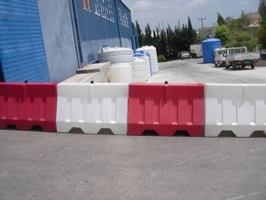 plastik-yol-bariyeri-6-300x225 Plastic Road Barrier